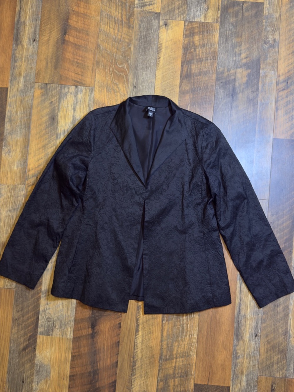 Eileen Fisher 100% silk embroidered black blazer size small S